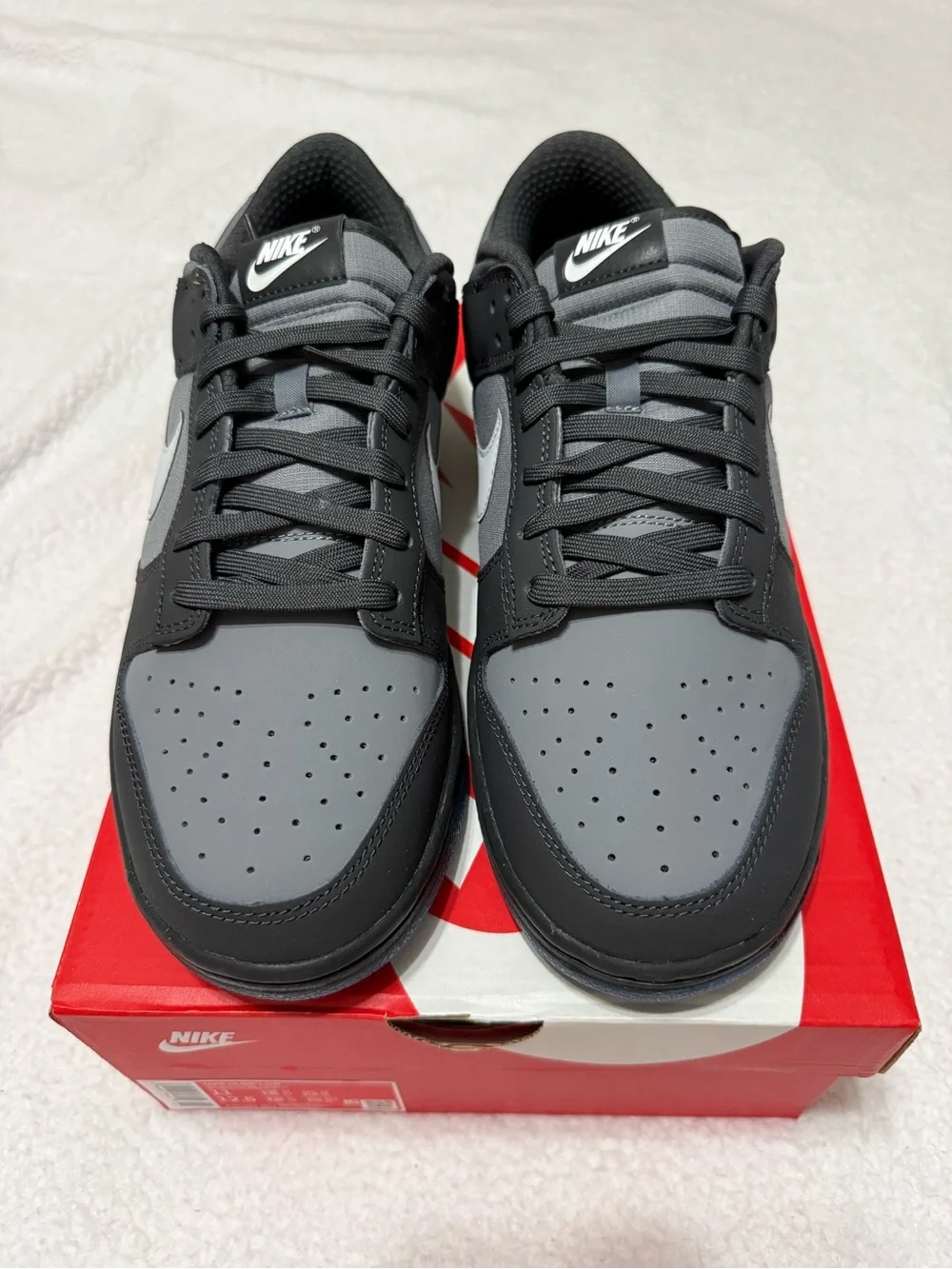 New Men’s Size 11 Nike Dunk Low Anthracite / Pure Platinum
